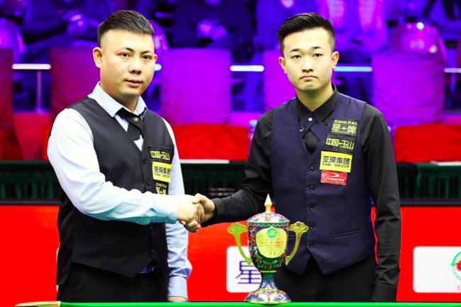 上夸张的动 上夸张的动